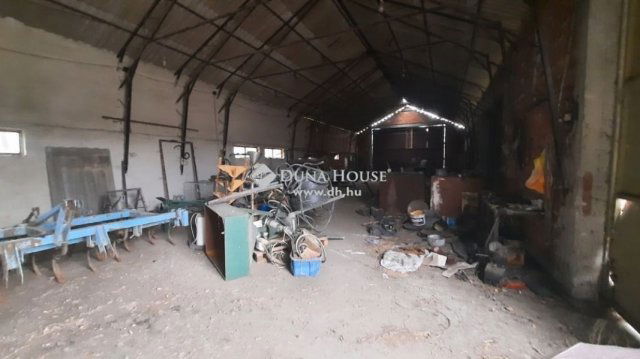 Eladó ipari ingatlan, Nyáregyházán 310 M Ft