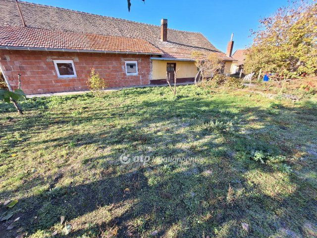 Eladó családi ház, Tiszakécskén 24 M Ft, 3 szobás