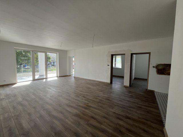 Eladó ikerház, Győrladaméren 85 M Ft, 4 szobás