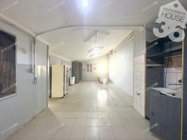 Eladó családi ház, Kecskeméten 40.9 M Ft, 4 szobás