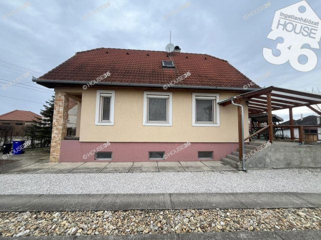 Eladó családi ház, Kecskeméten 74.9 M Ft, 4 szobás