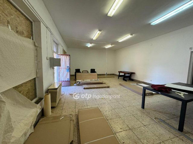 Eladó családi ház, Hosszúpályin 25.999 M Ft, 4 szobás