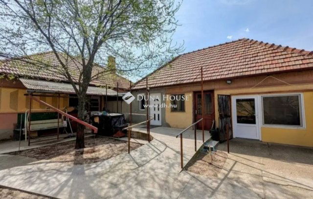 Eladó családi ház, Kecskeméten 55 M Ft, 4 szobás