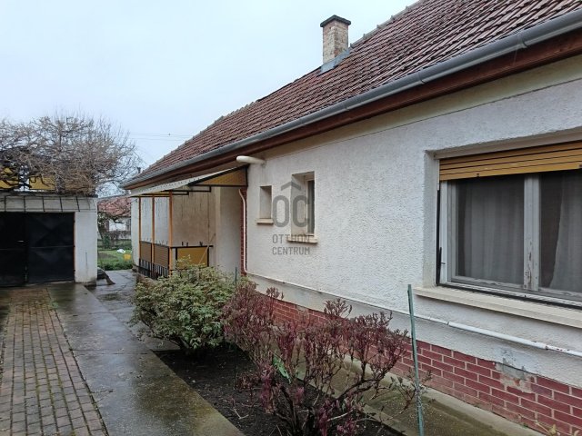 Eladó családi ház, Pécelen 89.9 M Ft, 4 szobás