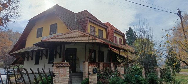 Eladó nyaraló, Tiszafüreden 75 M Ft, 5 szobás