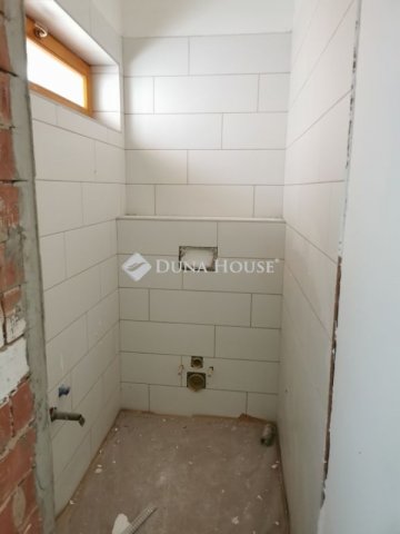 Eladó téglalakás, Budakeszin 96.6 M Ft, 3 szobás