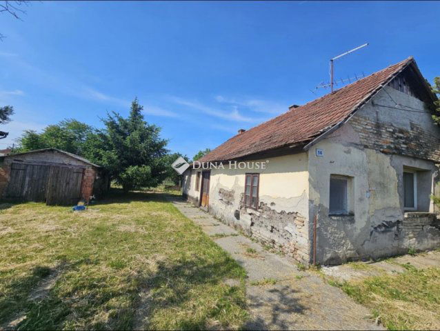 Eladó családi ház, Törtelen 8.2 M Ft, 3 szobás