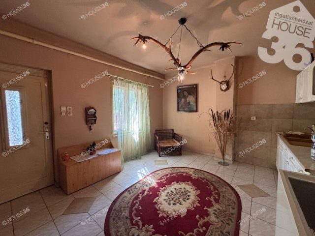 Eladó családi ház, Kiskunfélegyházán 44.5 M Ft, 3 szobás