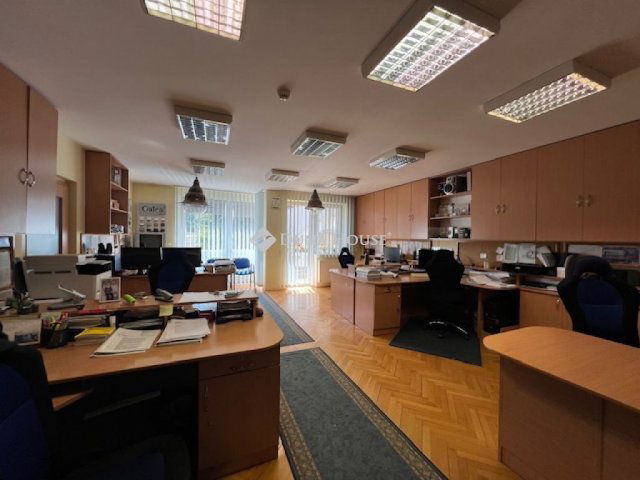 Eladó téglalakás, Nyíregyházán 87 M Ft, 2 szobás