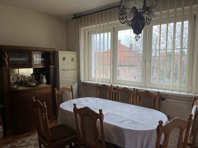 Eladó családi ház, Székesfehérvárott 79 M Ft, 14+1 szobás