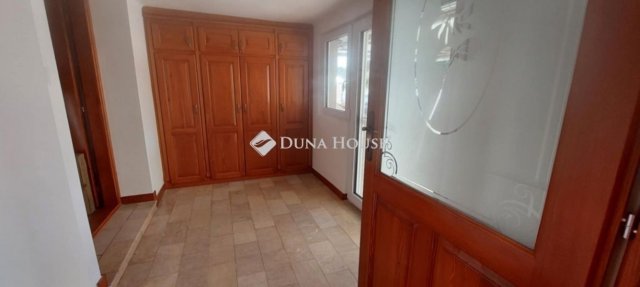 Eladó családi ház, Makón 104.99 M Ft, 4 szobás