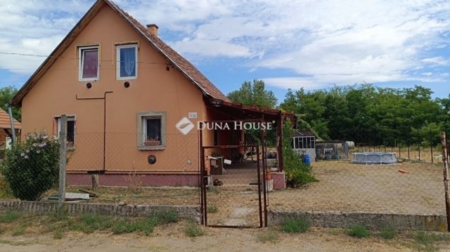 Eladó családi ház, Szentmártonkátán 50.9 M Ft, 4 szobás