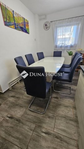 Eladó családi ház, Veszprémben 99 M Ft, 4 szobás