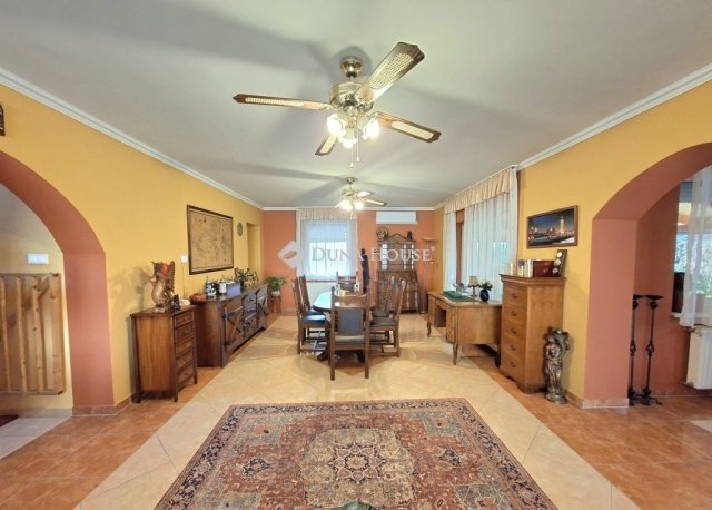 Eladó családi ház, Seregélyesen 139 M Ft, 5 szobás