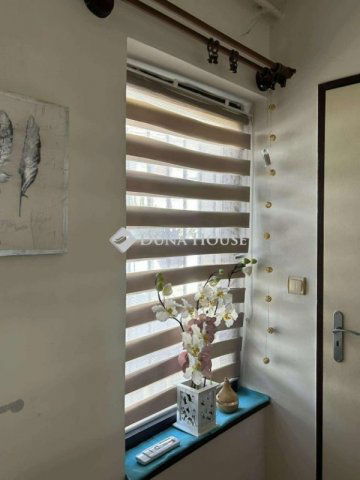 Eladó téglalakás, Pécsett 39.9 M Ft, 2 szobás