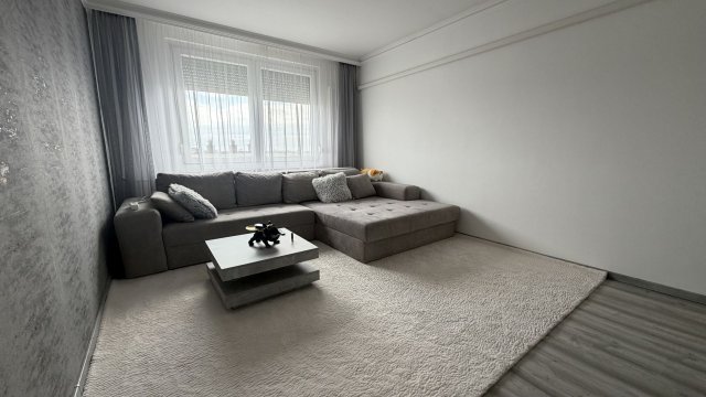 Eladó panellakás, Debrecenben 74.9 M Ft, 3 szobás