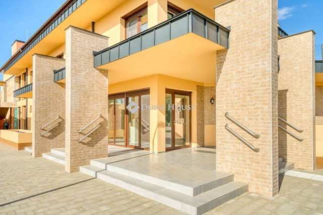 Eladó téglalakás, Mórahalmon 46.408 M Ft, 2 szobás