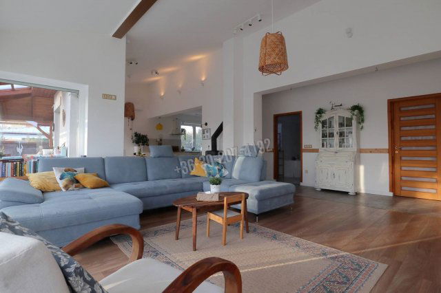 Eladó családi ház, Szegeden 194.5 M Ft, 5 szobás