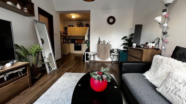 Eladó téglalakás, Baján 34.5 M Ft, 2 szobás