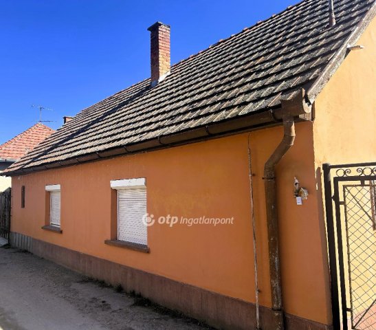 Eladó családi ház, Nagykőrösön 25.9 M Ft, 2 szobás