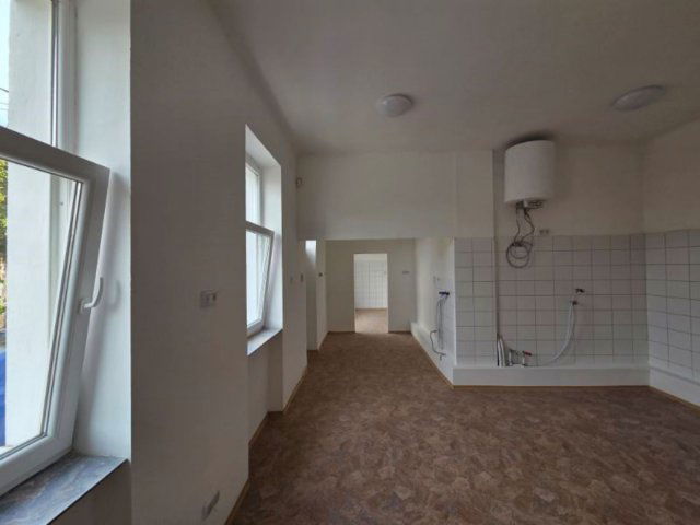 Eladó üzlethelyiség, Budapesten, XX. kerületben 33.99 M Ft