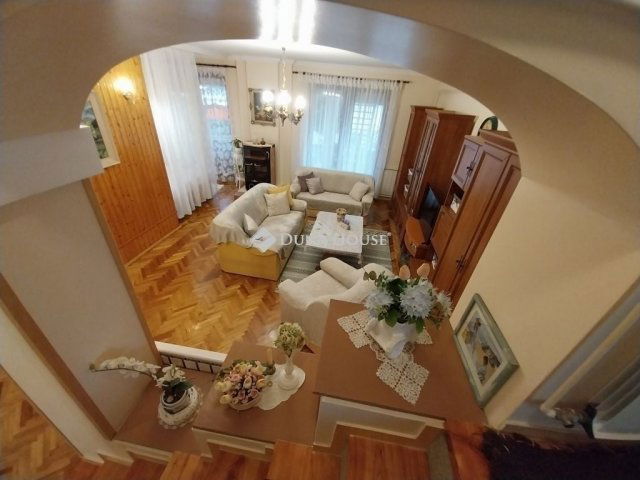 Eladó családi ház, Szegeden 199.9 M Ft, 6 szobás