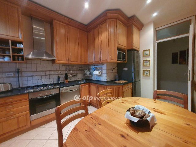 Eladó téglalakás, Budapesten, II. kerületben 126 M Ft, 2 szobás