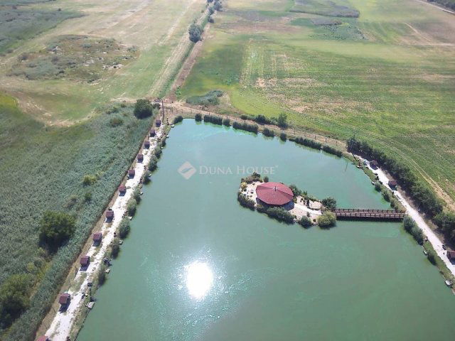 Eladó üzlethelyiség, Székesfehérvárott 264.8 M Ft