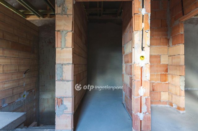 Eladó ikerház, Kápolnásnyéken 118.6 M Ft, 5 szobás