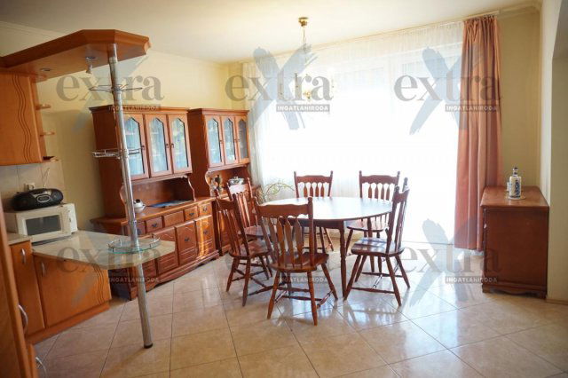 Kiadó téglalakás, albérlet, Szegeden 260 E Ft / hó, 3 szobás