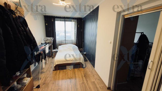 Eladó panellakás, Szegeden 59.9 M Ft, 3 szobás