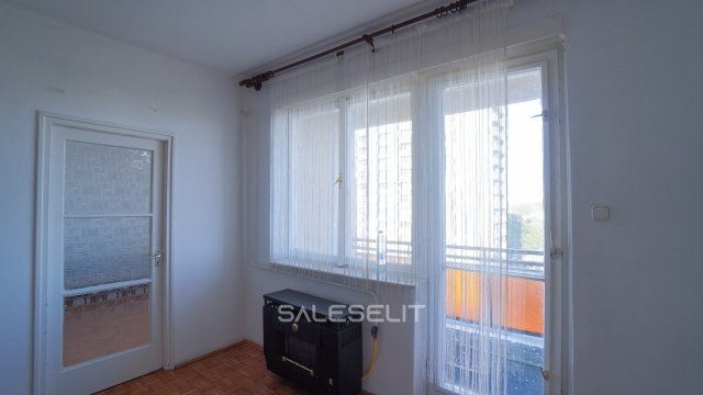 Eladó panellakás, Debrecenben 59.99 M Ft, 2 szobás