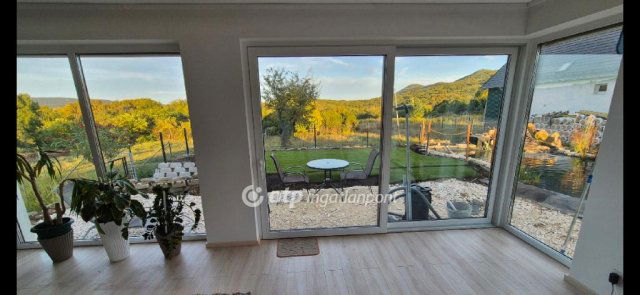 Eladó családi ház, Solymáron 223 M Ft, 4 szobás