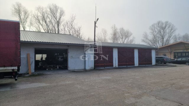 Kiadó ipari ingatlan, Székesfehérvárott 400 E Ft / hó