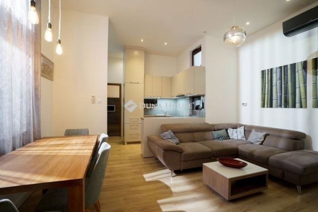 Eladó téglalakás, Budapesten, VII. kerületben 104 M Ft, 3 szobás