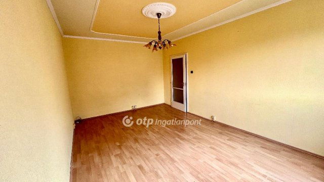 Eladó panellakás, Győrött 48.1 M Ft, 1+2 szobás