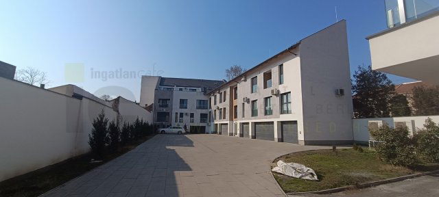 Kiadó üzlethelyiség, Szegeden 300 E Ft / hó