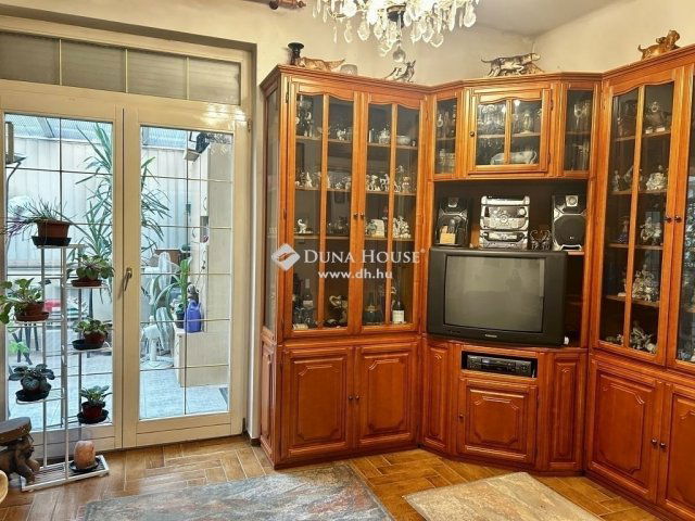 Eladó téglalakás, Budapesten, III. kerületben 118 M Ft, 3 szobás