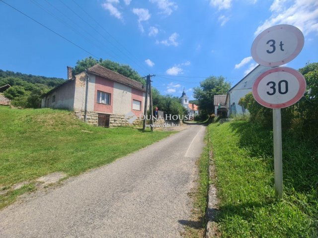 Eladó családi ház, Husztóton 6.99 M Ft, 3 szobás