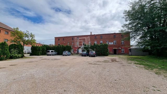 Kiadó iroda, Székesfehérvárott 70 E Ft / hó, 1 szobás