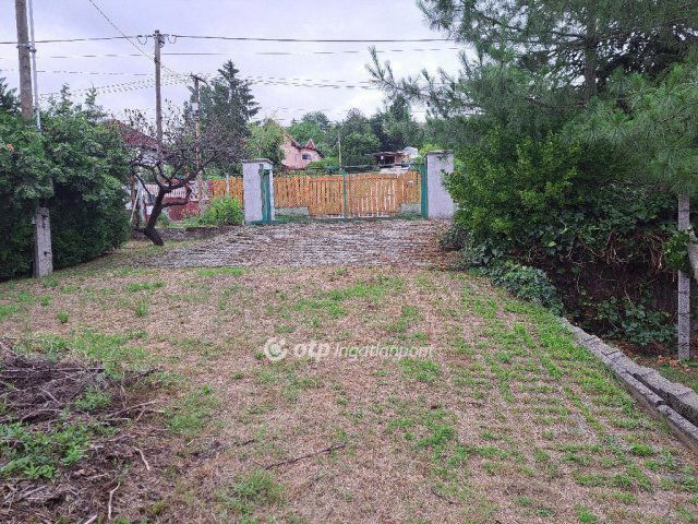 Eladó családi ház, Mogyoródon 44 M Ft, 1 szobás