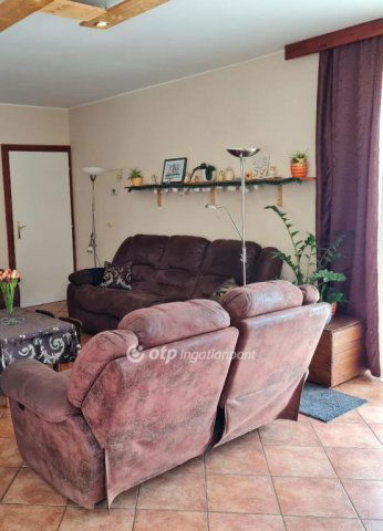 Eladó családi ház, Veszprémben 149.9 M Ft, 8+2 szobás