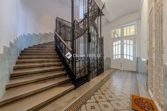 Eladó téglalakás, Budapesten, II. kerületben 182.9 M Ft