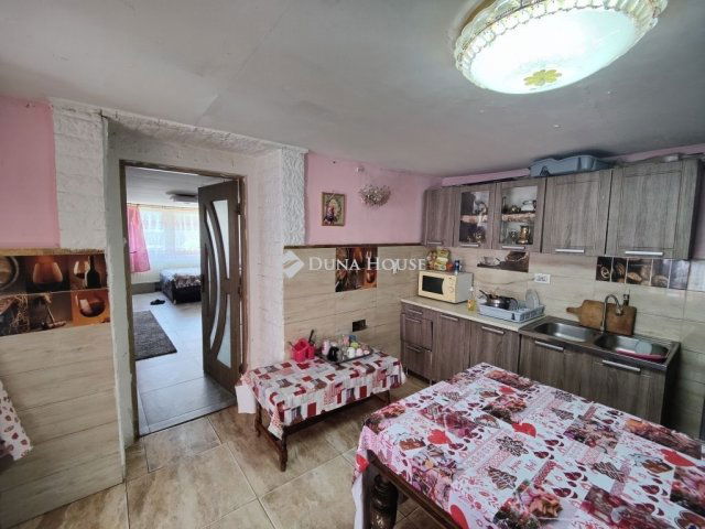 Eladó családi ház, Vácrátóton 33.5 M Ft, 3 szobás