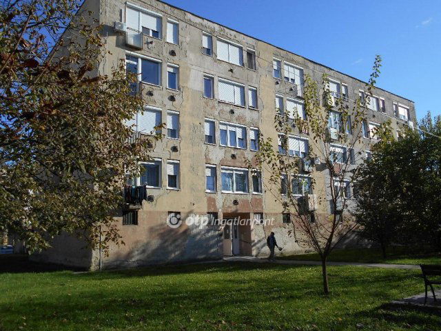 Eladó téglalakás, Sajószentpéteren 13.5 M Ft, 1+1 szobás
