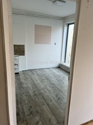 Kiadó üzlethelyiség, Veszprémben 250 E Ft / hó