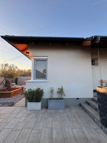 Eladó családi ház, Vácrátóton 97.5 M Ft, 4 szobás