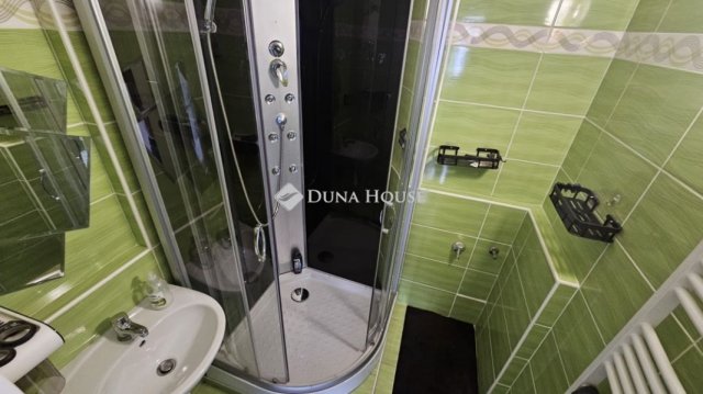 Eladó panellakás, Veszprémben 52 M Ft, 2 szobás