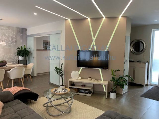 Eladó családi ház, Nyíregyházán 199.9 M Ft, 6 szobás