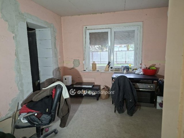 Eladó családi ház, Abonyban 35 M Ft, 3 szobás